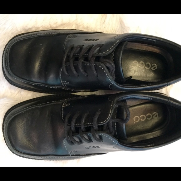 Ecco Other - Boys Ecco Light oxford shoe size 36 and 38 EUC